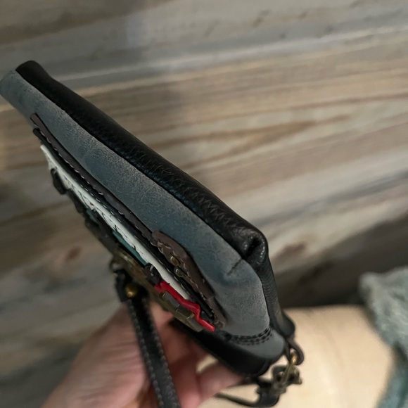 CHALA, piano cellphone crossbody - Picture 8 of 12